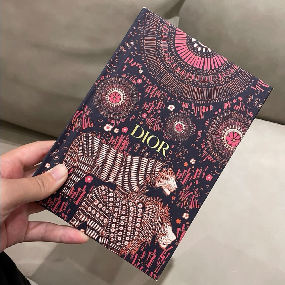 Dior note book